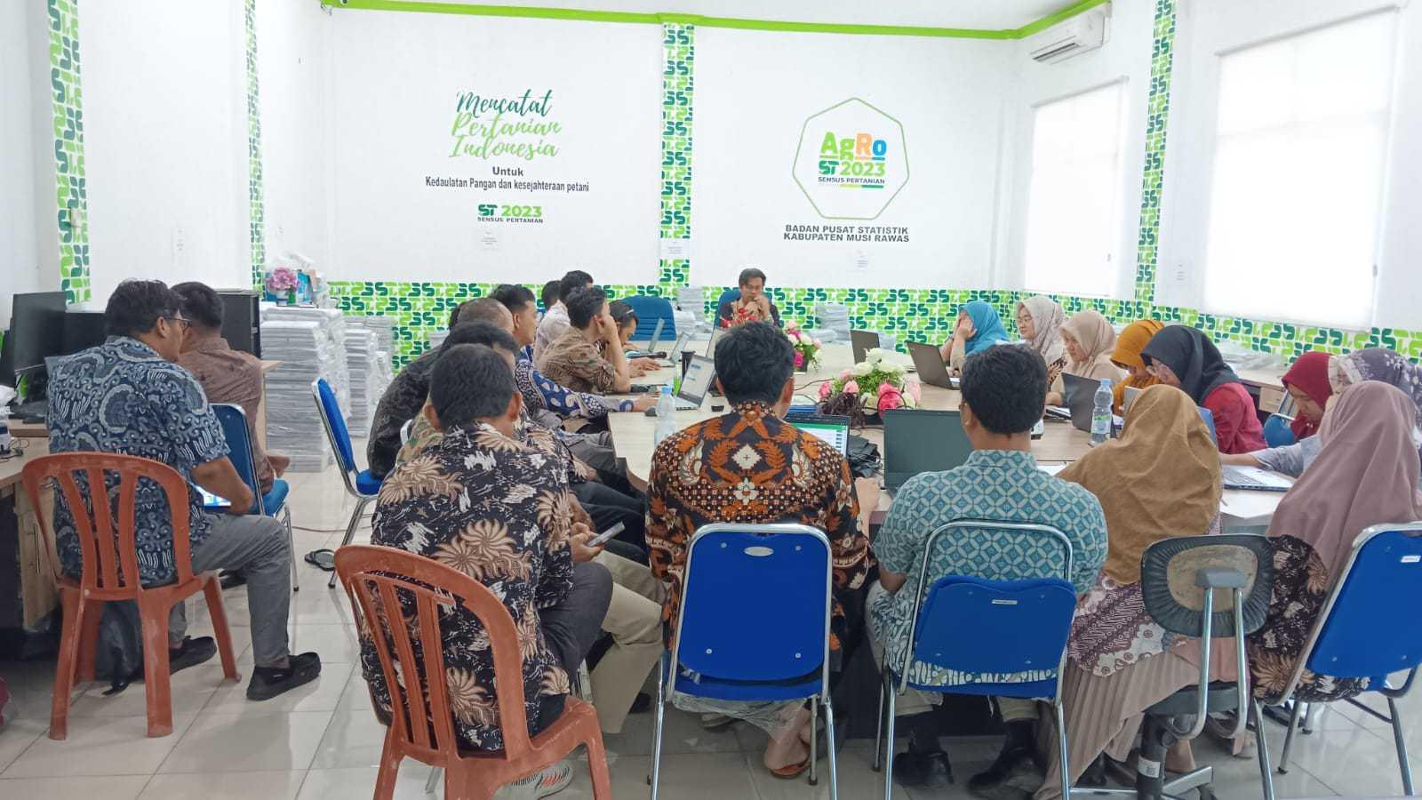 Rapat evaluasi dan tim kerja 2024